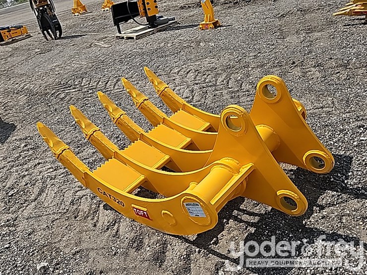 2025-caterpillar-320-image-3