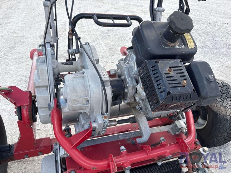 toro-greensmaster-flex-2100-reel-mower-image-8