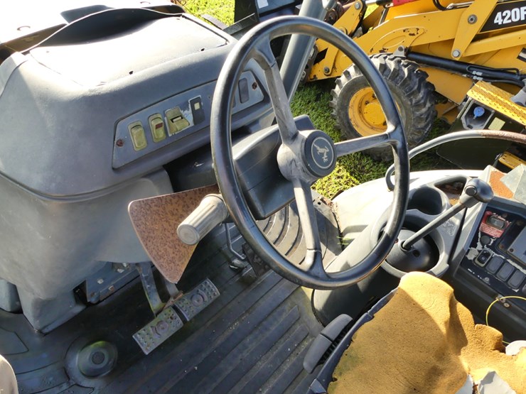 2006-deere-410g-image-15