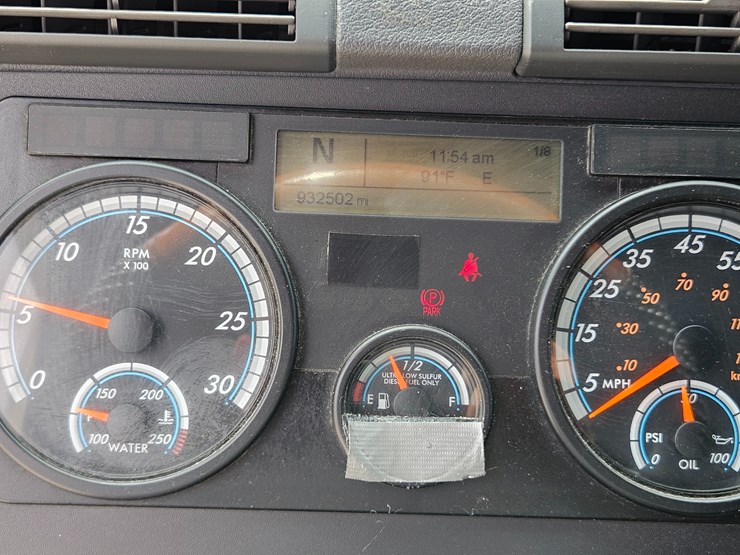 2017-freightliner-cascadia-125-image-64