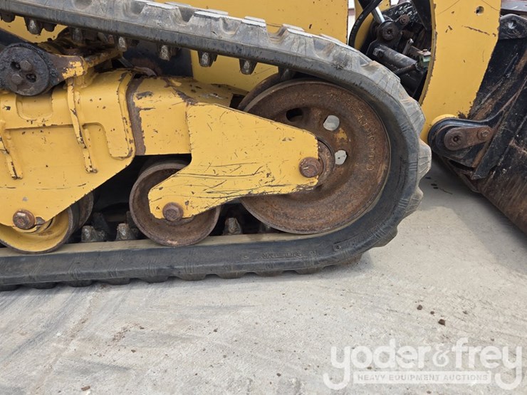 2016-caterpillar-259d-image-19