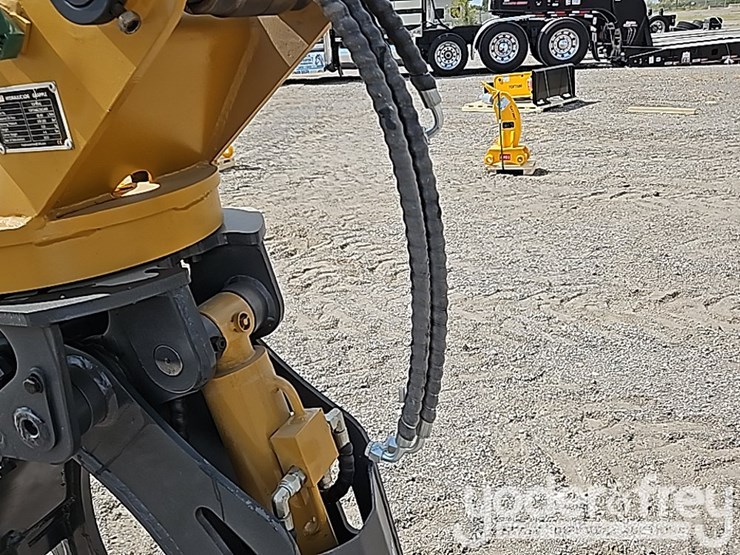 2025-caterpillar-305-image-13