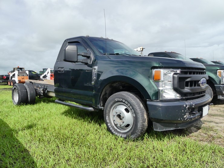 2020-ford-f350-xl-image-1