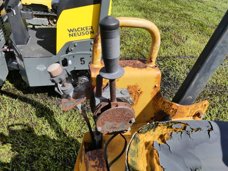 caterpillar-cb-114-image-11