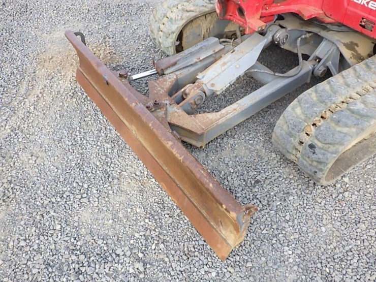 takeuchi-tb240-image-15