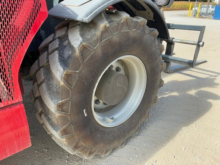 2022-magni-th5.15-telehandler-image-17