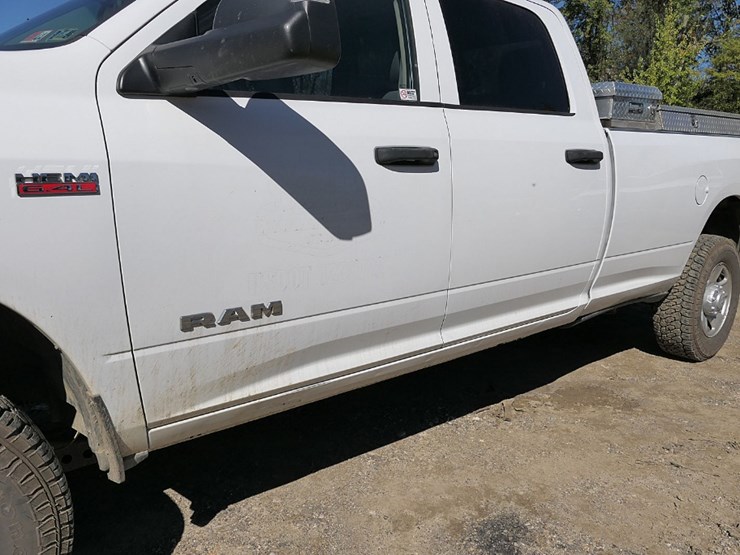 2020-dodge-ram-3500-image-8