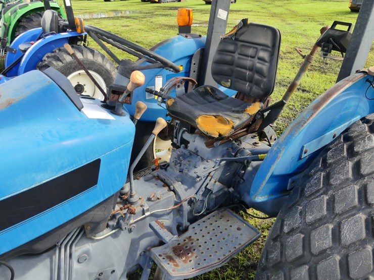 new-holland-3930-image-9