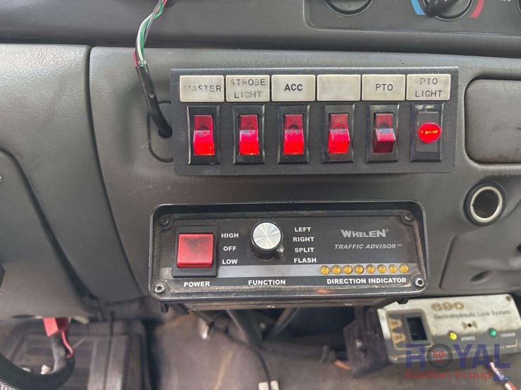 2003-ford-f550-image-12