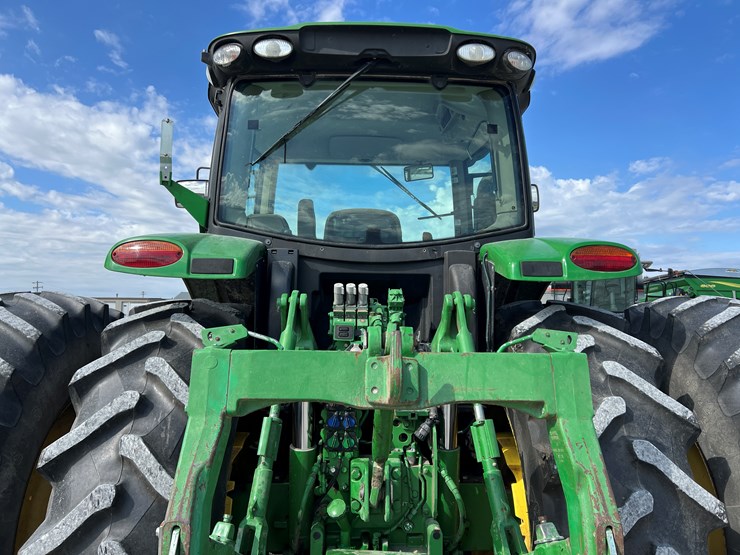 2014-john-deere-6175r-image-23