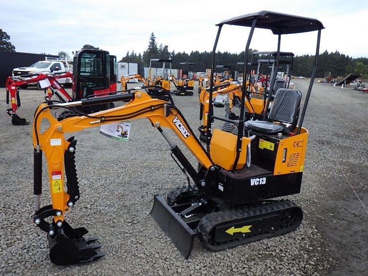 2025-vicsec-13-hydraulic-excavator-image-1