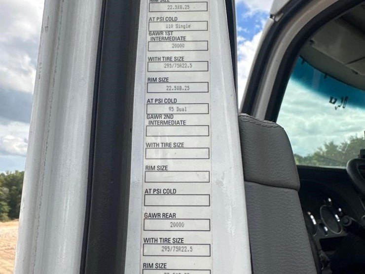 2019-kenworth-t680-image-18