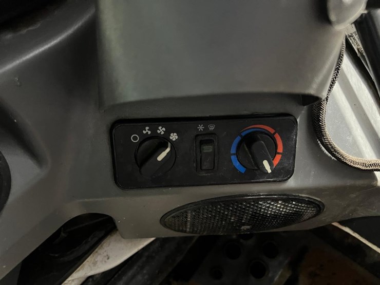 2019-bobcat-t770-image-28