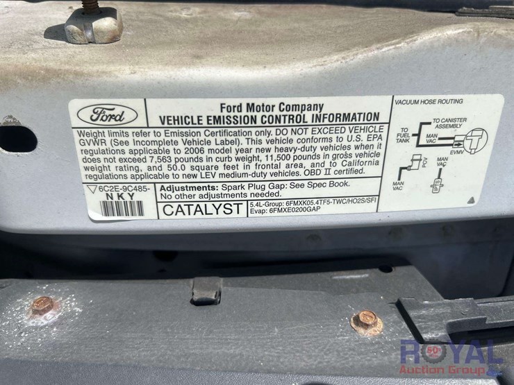 2006-ford-e350-image-9