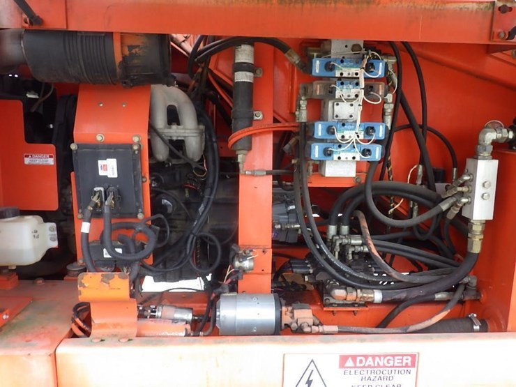 snorkel-telescopic-boom-lift-image-25