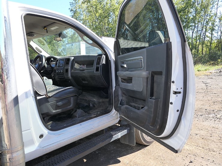 2013-dodge-ram-5500-service-truck,-sn:3c7wrnbl3dg528446,-cummins-diesel-(de-image-29