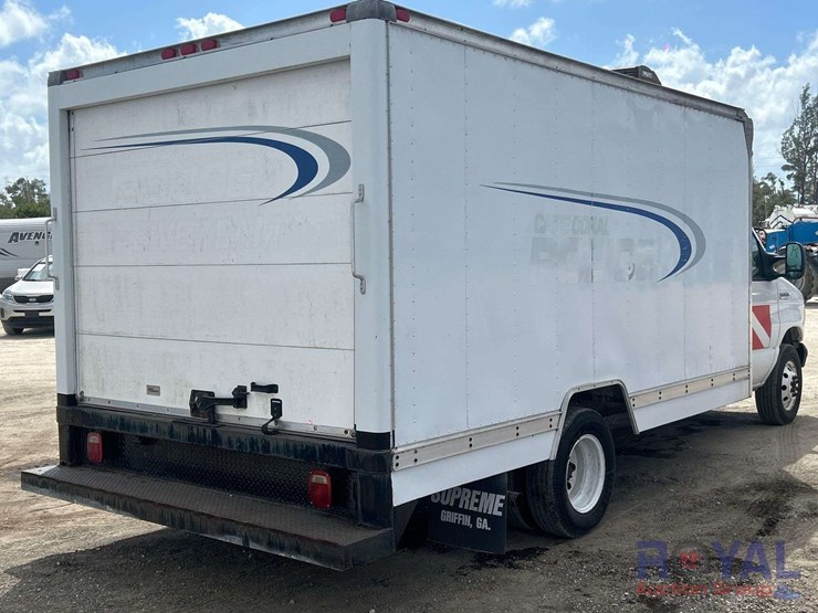 2006-ford-e350-image-3