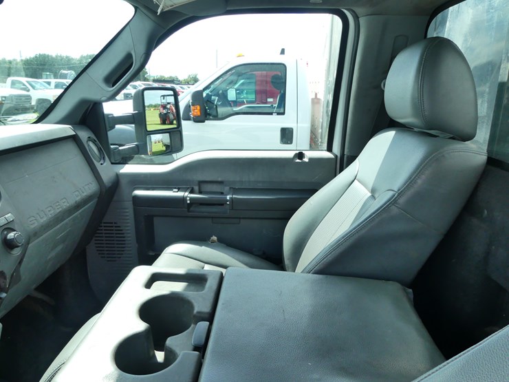 2014-ford-f550-xl-image-11