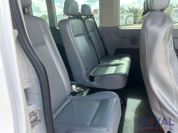 2016-ford-transit-image-26