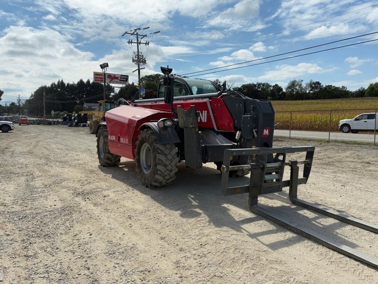 2022-magni-th5.15-telehandler-image-8
