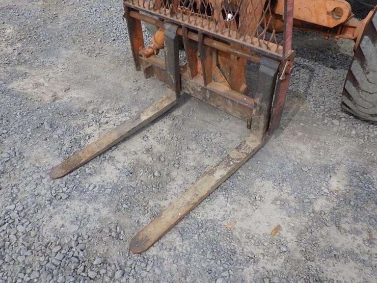 lull-644tt-34-telescopic-reach-lift-image-11
