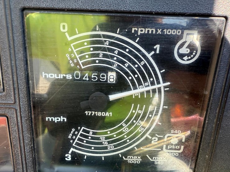 case-ih-3220-image-5