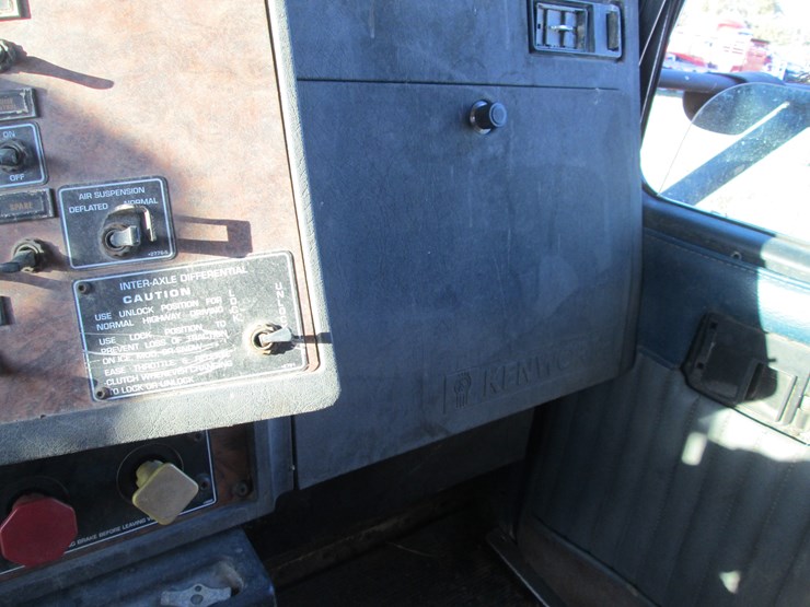 2001-kenworth-t600-image-41