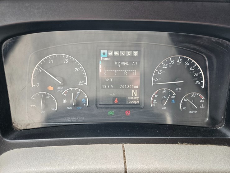 2019-freightliner-cascadia-126-image-62