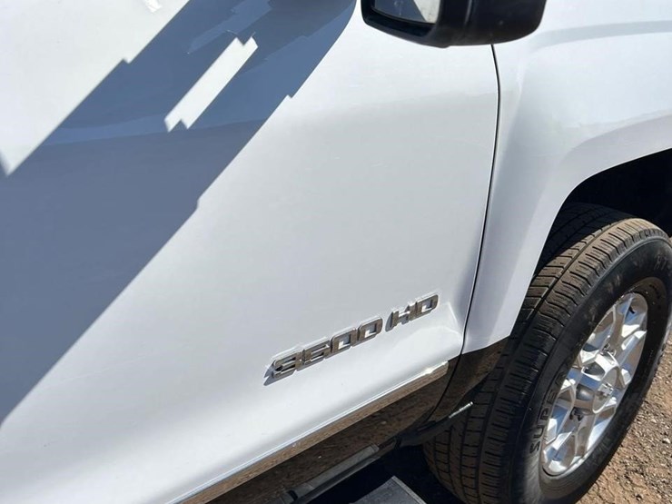2019-chevrolet-silverado-3500hd-image-31