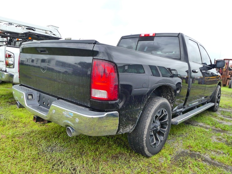 2015-dodge-ram-1500-image-3