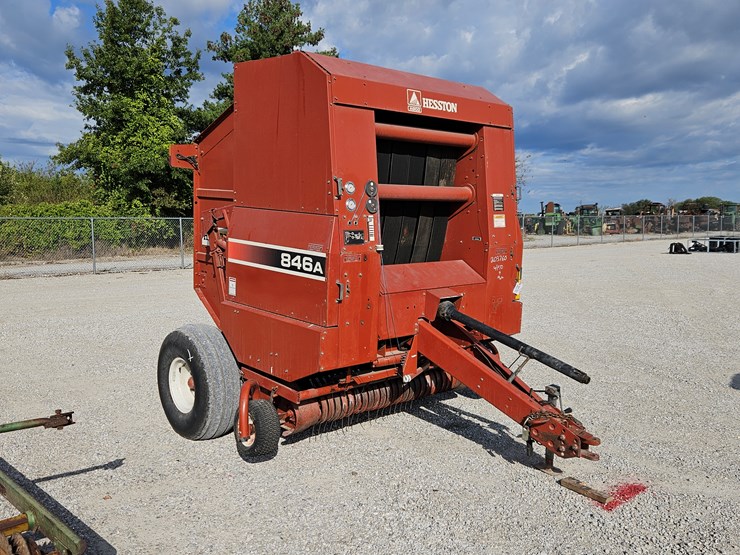 2000-hesston-846a-image-1