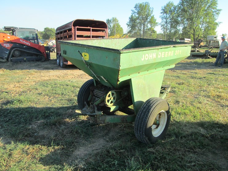 john-deere-301-image-3