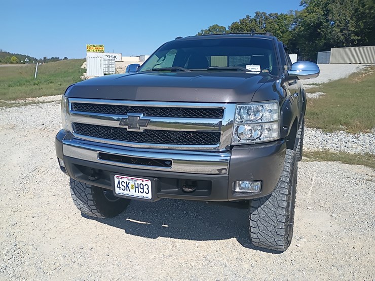 2010-chevrolet-silverado-1500-image-17