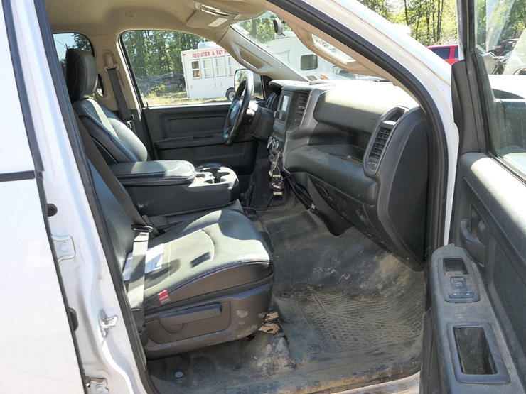 2020-dodge-ram-3500-image-22