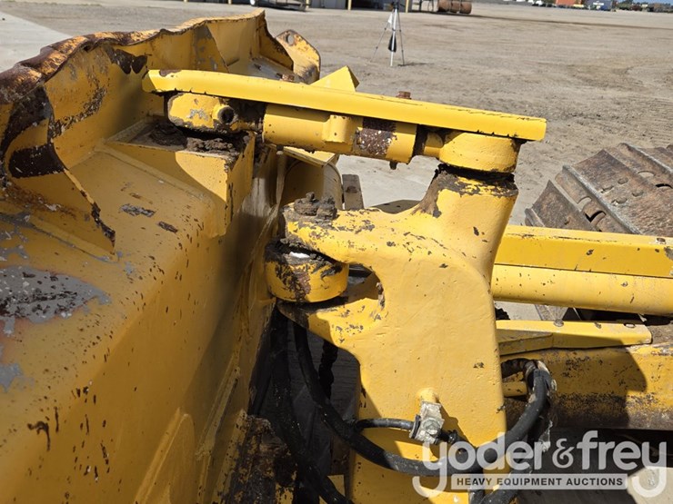 2018-komatsu-d61pxi-24-image-21