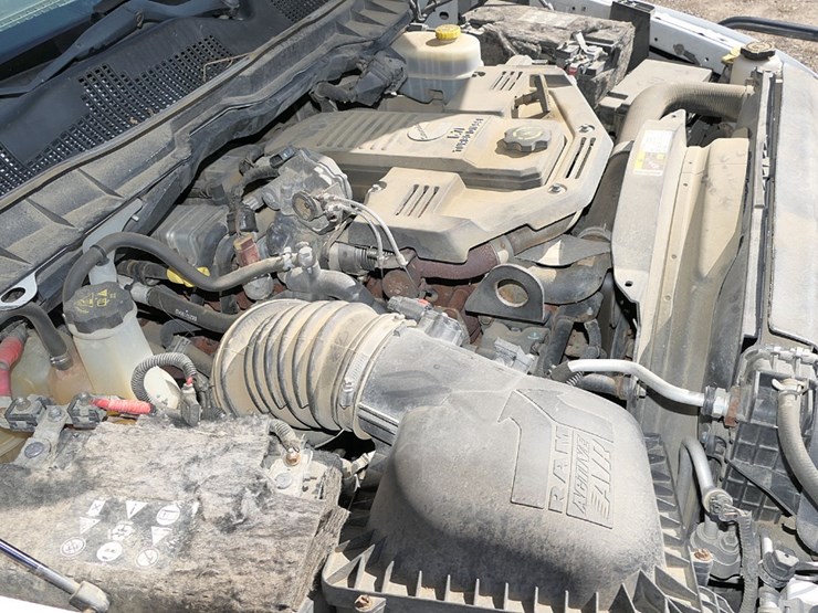 2017-dodge-ram-3500-image-26