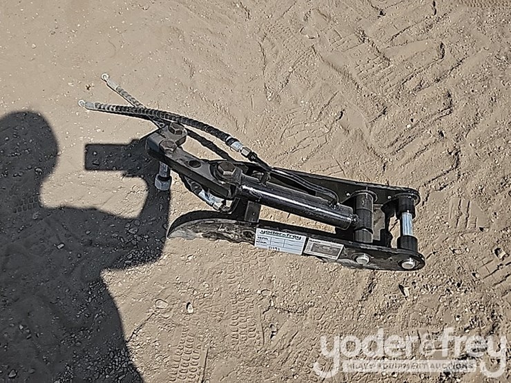unused-ir-hydraulic-thumb-clamp-to-suit-mini-excavator-image-8