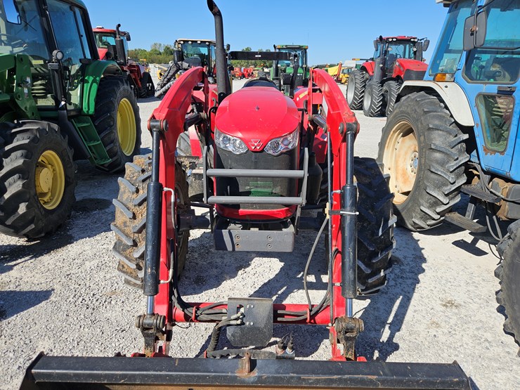 2015-massey-ferguson-4709-image-4