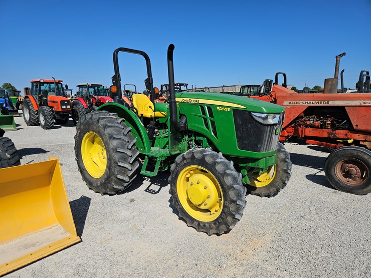 john-deere-5065e-image-1