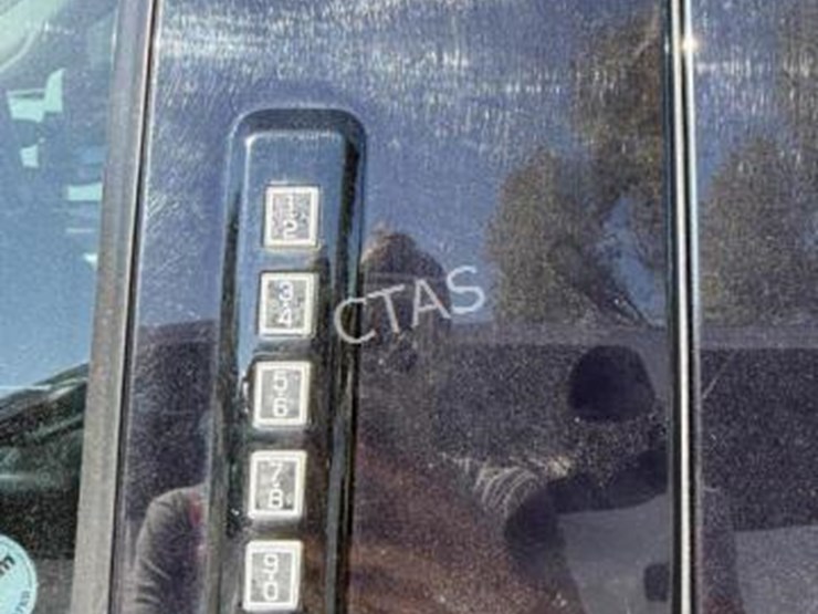 2021-ford-f350-image-23