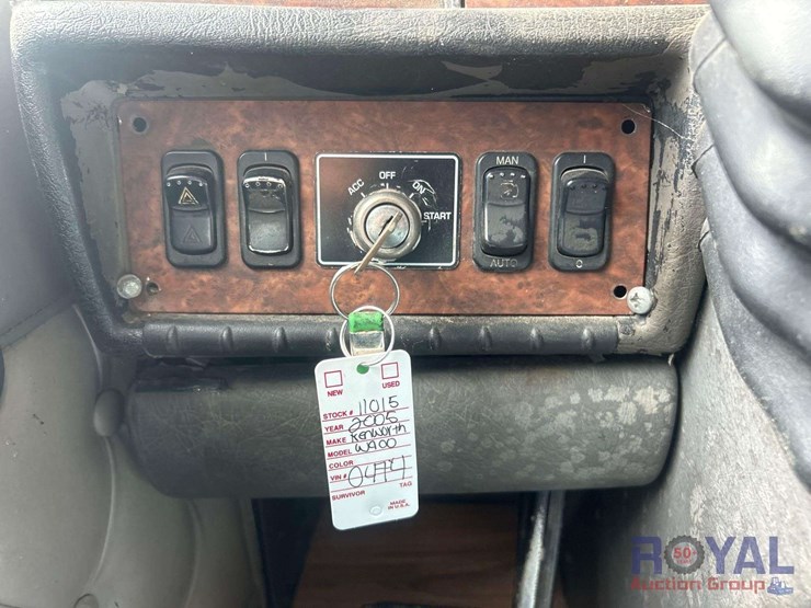 2005-kenworth-w900-image-44