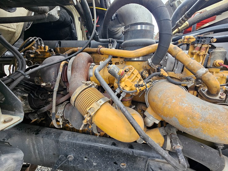 2008-sterling-l9500-image-36