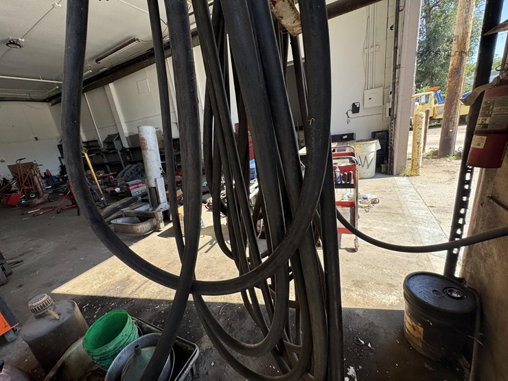 lot-of-air-hoses-lot-of-air-hoses-image-2