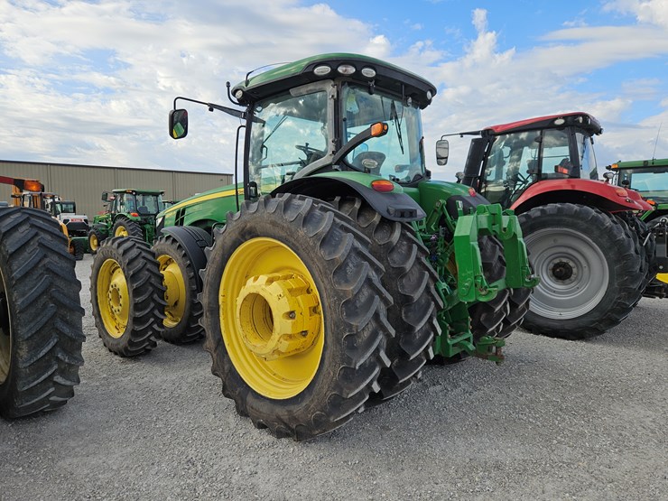 2014-john-deere-8345r-image-11