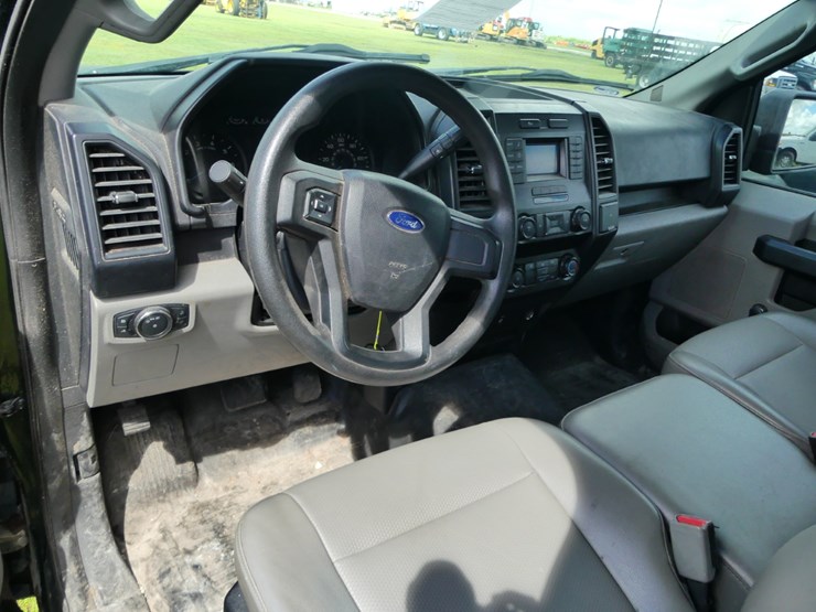2015-ford-f150-xl-image-9