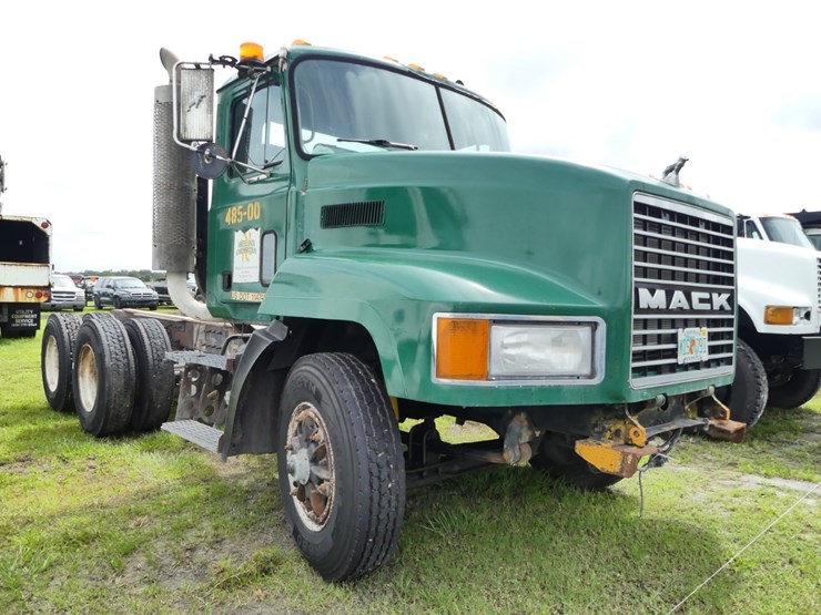 2000-mack-ch613-image-2