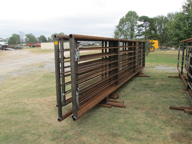 #61-•-(9)-freestanding-panels-&-(1)-gate-inv-#-29801-image-1