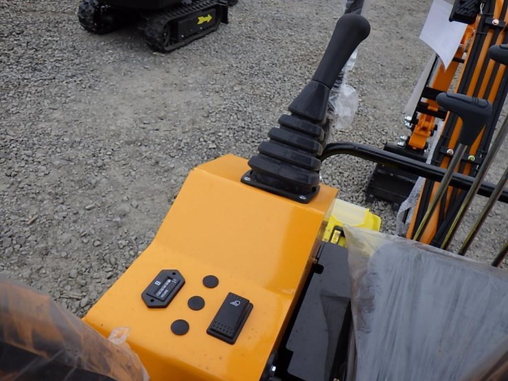 2025-vicsec-15-hydraulic-excavator-image-22