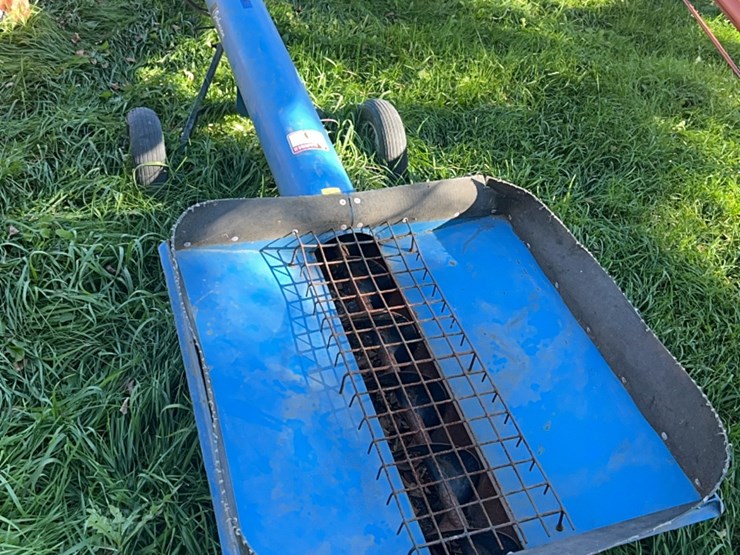 johnson-jump-auger,-needs-motor,-otherwise-working-unit-image-1