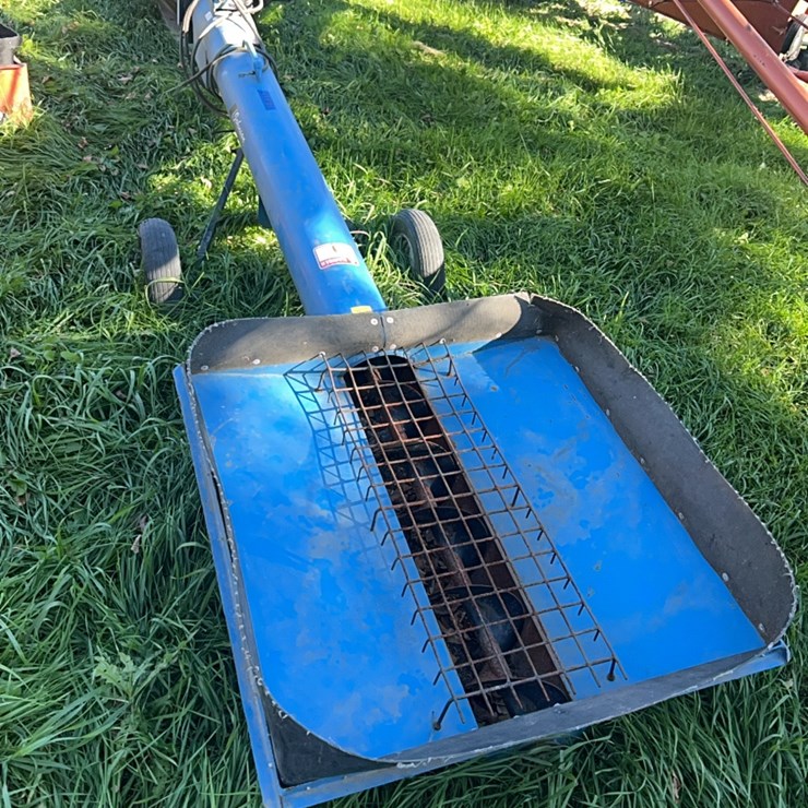 Johnson jump auger, needs motor, otherwise working unit